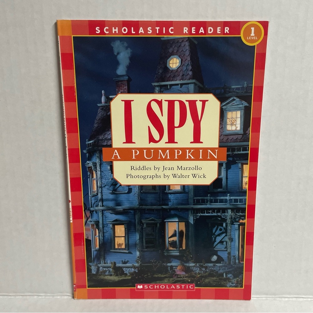 ♦️$3♦️ I Spy A Pumpkin book by Jean Marzollo and Walter Wick Level 1